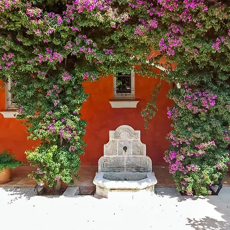 Sleeps 14 Pool Air Con Wifi